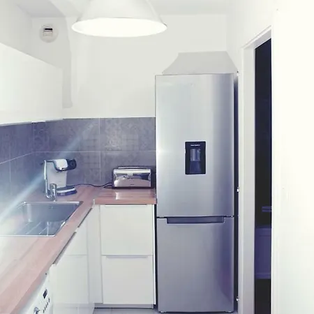 Strasbourg Sud, 2 Pieces 50m2 Neuf, Wifi, Parking Prive Appartement